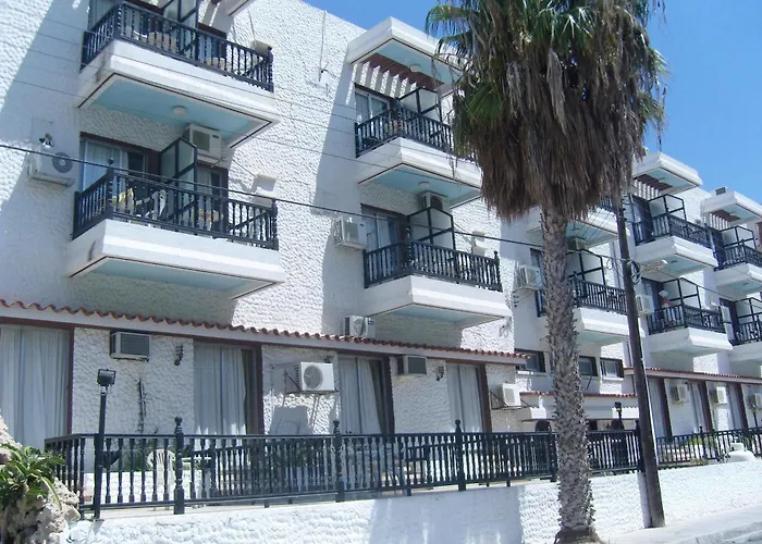 Best Western Plus Larco 2*