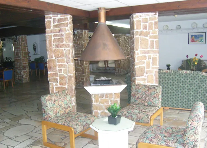 Best Western Plus Larco 2*