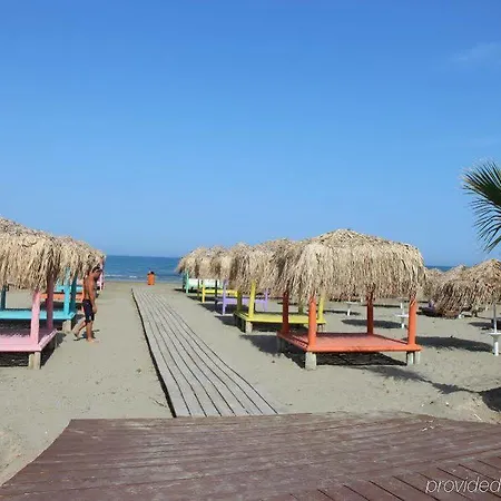 Best Western Plus Larco Otel