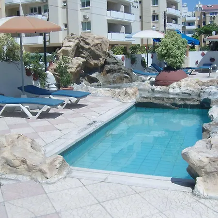 贝斯特韦斯特普拉斯拉尔科酒店 2*