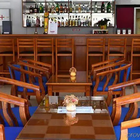 贝斯特韦斯特普拉斯拉尔科酒店 酒店