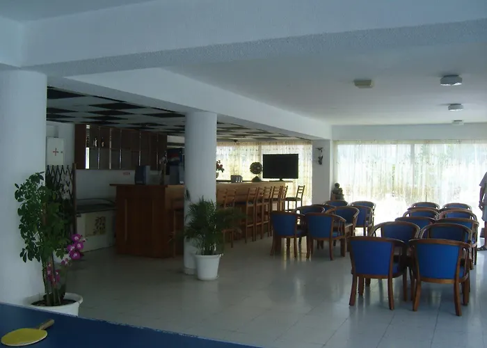 Best Western Plus Larco Hotel 2*